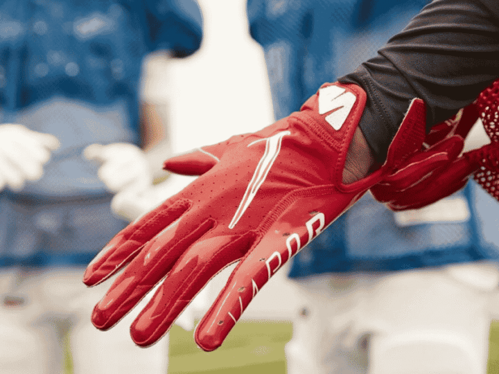 Football Gloves Explained: Sizes, Grip And Fit