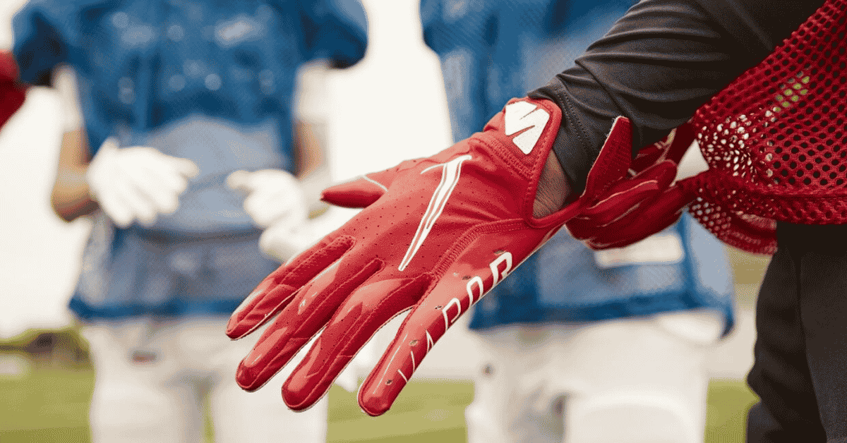 Football Gloves Explained: Sizes, Grip And Fit